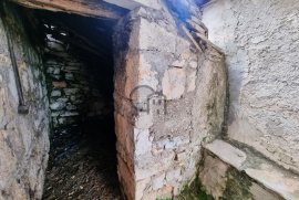 Autohtona kamena kuća smještena u pitoresknom zaleđu Primoštena, Primošten, Σπίτι