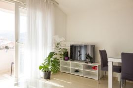 Trogir/Kompletno namješten stan sa pogledom, Trogir, Kвартира