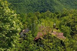 Zemljište sa započetom izgradnjom elitni dio naselja Krupa na Vrbasu, Banja Luka, Γη