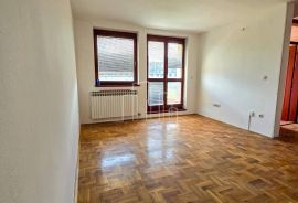 Lukavica stan trosoban 67m2 prodaja Dobrinja 1, Istočno Novo Sarajevo, Apartamento