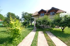 Vila sa bazenom i zemljištem Butmir prodaja, Ilidža, Casa