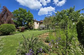 ISTRA, PAZIN - Obiteljska kuća u prirodi s prekrasno uređenom okućnicom, pogled na zelenilo, Pazin - Okolica, Kuća