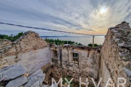 Kamena dvojna kuća s pogledom na more u Ivan Dolcu, Jelsa, Дом