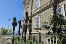 OPATIJA, historijska villa prvi red more - najam, Opatija, House
