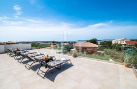 Fažana villa  300m2 ,krovna terasa 50m2 sa pogledom na more i Brijune, Fažana, Casa