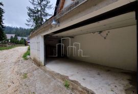 Vikend kuća sa garažom Vlašić prodaja, Travnik, Дом