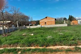 Poljoprivredno zemljište Prodaja poljoprivredne parcele sa gradskom vodom i septičkom jamom, Valtura!, Ližnjan, Arazi