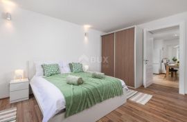RIJEKA, CENTAR - novoadaptirani apartman, prilika za investiciju, Rijeka, Stan