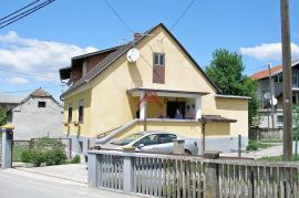 Zaprešić, samostojeća kuća 85 m2 sa okućnicom 580 m2 i garažom., Zaprešić, Haus