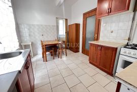 RIJEKA, BULEVARD - 3SKL prizemlje talijanske vile s okućnicom i konobom, Rijeka, Wohnung