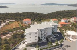 Trogir, Seget - stan u NOVOGRDANJI sa pogledom na more, 52.85 m2, Seget, Wohnung