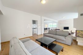 Zagreb, Jelenovac-stan za najam, 175 m2, Črnomerec, Appartamento