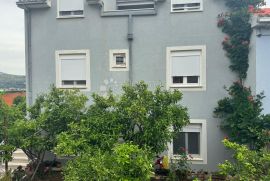 Prodaje se kuća na Čiovu - Savršena prilika za investiciju!, Trogir, Casa