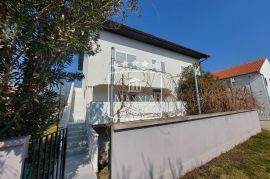 Sabunike - Apartmanska kuća s velikom okućnicom - 398000€, Privlaka, Ev