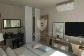 Prizemni stan s vrtom u novogradnji nadomak Poreča, Poreč, Apartamento