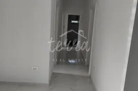 Lijepa moderna prizemnica s bazenom,Kršan, Kršan, Maison