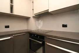 PRILIKA! STAN U CENTRU GRADA, Rijeka, Apartamento