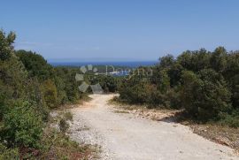 Zemljište na istočnoj obali Istre, Marčana, Terrain