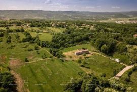 Građevinsko zemljište Istarsko imanje sa pogledom na Učku u Kršanu, Kršan, Zemljište