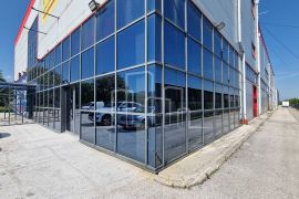 Višenamjenski izložbeno prodajni poslovni prostor iznajmljivanje od 80m2, Istočno Novo Sarajevo, Immobili commerciali