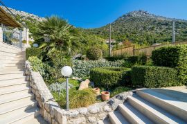Prodaja tradicionalne vile sa bazenom i pogledom na more u Trstenome kraj Dubrovnika, Dubrovnik - Okolica, Kuća