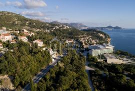 Prodaja atraktivnog zemljišta sa građevinskom dozvolom i pogledom na more, Dubrovnik, Dubrovnik - Okolica, Γη