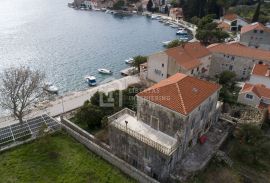 Prodaja ljetnikovca iz 19.stoljeća prvi red uz more u blizini Dubrovnika, Dubrovnik - Okolica, Kuća