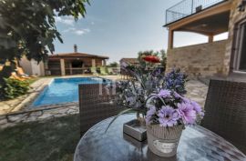 Istra,Jadreški kuća za odmor sa tri odvojena stana,bazen,5 km od mora!, Ližnjan, Casa