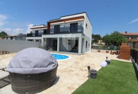Labin, nova Villa sa bazenom na izvrsnoj lokaciji, Labin, بيت