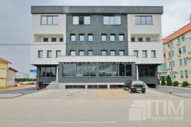 Adaptirani poslovni prostori od 35m2 do 300m2 s parking mjestom, Stup, Ilidža, Immobili commerciali