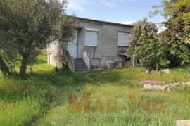 SUKOŠAN - DEBELJAK - stara kuća - zemljište 2096m2, Sukošan, Maison