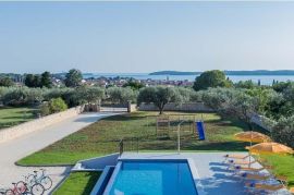 Villa s pogledom na more, Fažana, Istra, Fažana, بيت