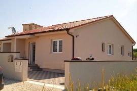 Kuća sa dvije stambene jedinice, novogradnja, Galižana, Istra, Vodnjan, Famiglia