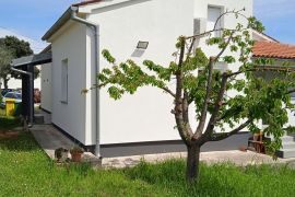 Kuća na dobroj lokaciji, Banjole, Istra, Medulin, Maison