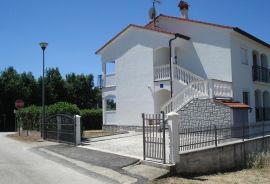 Apartmanska kuća u okolici Poreča, Istra, Poreč, Famiglia