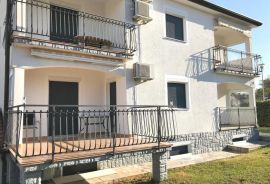 Apartmanska kuća u okolici Poreča, Istra, Poreč, Дом