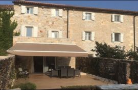 Lijepo uređena kamena kuća na prodaju, Bale, Istra, Bale, Casa