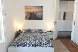 Renovirani stan na TOP lokaciji podijeljen u 4 app, Pula, Istra, Pula, Appartement