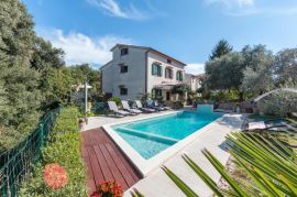 Predivna kuća za odmor sa bazenom, Pula, Istra, Pula, House