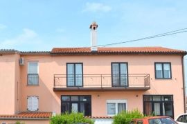 Kuća sa 3 stana na prodaju, Ližnjan, Istra, Ližnjan, Casa