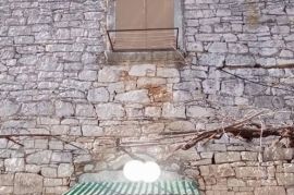 Kamena kuća za adaptaciju, Svetvinčenat, Istra, Svetvinčenat, Casa