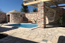 Kamena vlla sa bazenom, Medulin, Istra, Medulin, Kuća