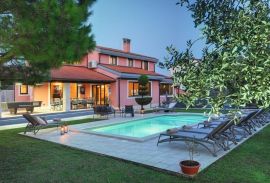 Predivna kuća sa bazenom, Pula, Istra, Pula, Haus
