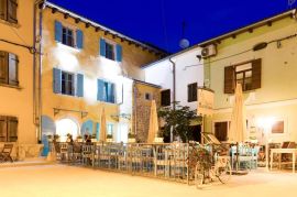 Simpatičan hotel na 100 m od mora, Fažana, Istra, Fažana, Immobili commerciali