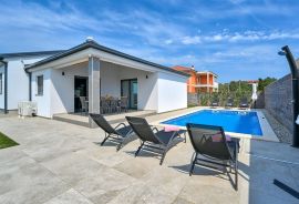 Moderna villa na prodaju, Pula, okolica, Istra, Pula, Дом