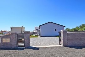 Moderna villa na prodaju, Pula, okolica, Istra, Pula, Kuća