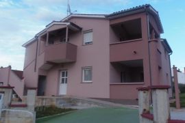 Apartmanska kuća na prodaju, Pula, Istra, Pula, بيت