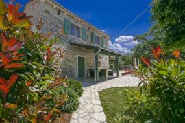 Imanje sa kamenom kućom i starinom u centralnoj Istri, Tinjan, Tinjan, Σπίτι