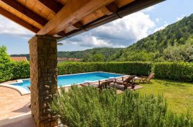 Predivna kuća okružena zelenilom, Buzet, okolica, Istra, Buzet, Haus