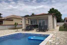 Simpatična kuća sa bazenom, Medulin, Istra, Medulin, Ev